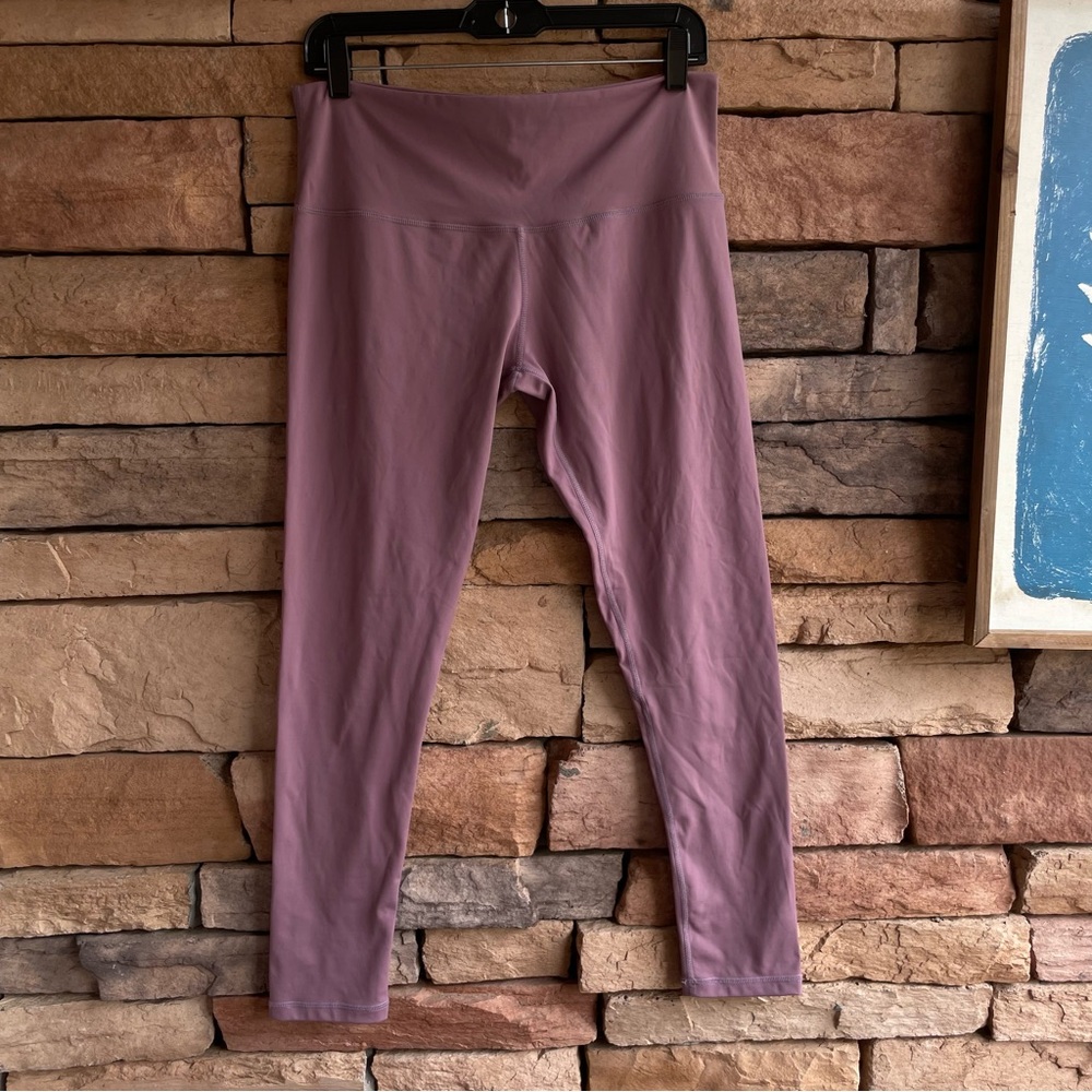 Lululemon pink mauve mid rise leggings EUC 10